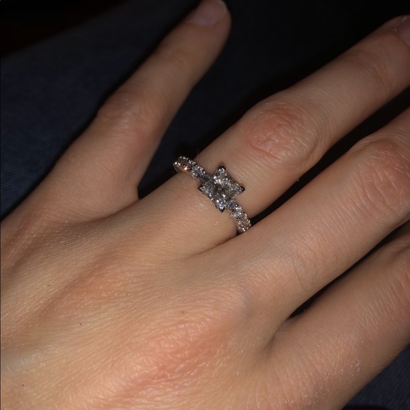 Diamond Ring - Picture 2 of 7